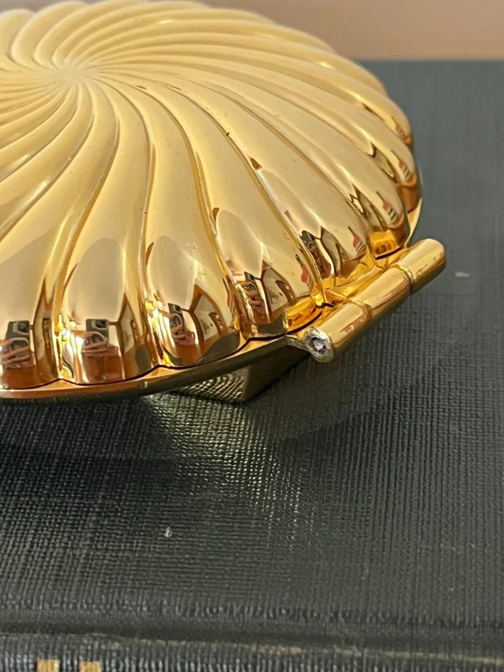 PartyLite Brass Clam Shell Travel Compact Tealight Candle Holder Beach NEW